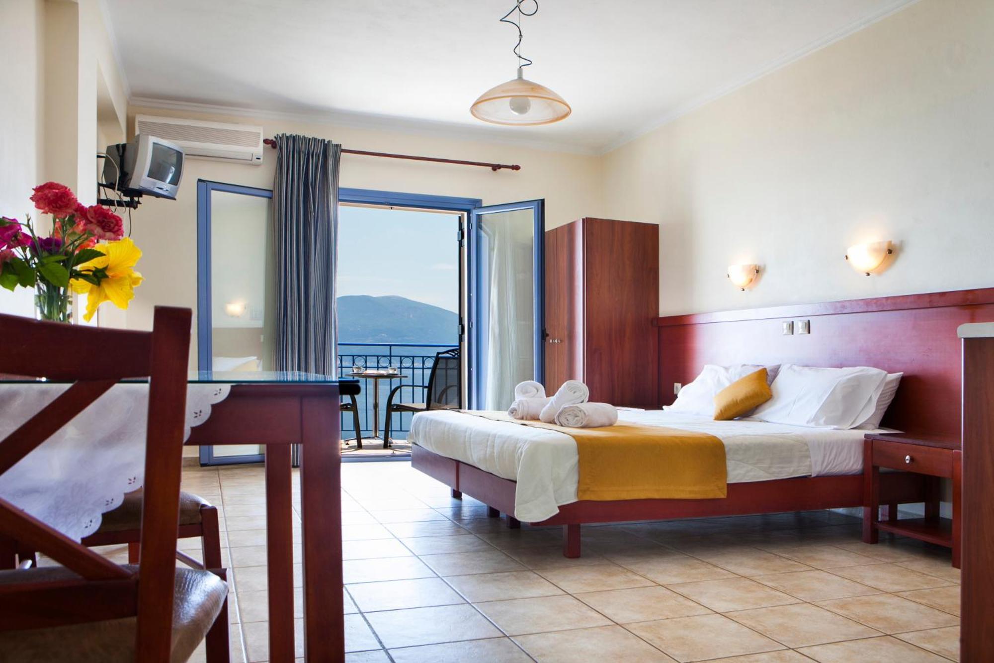 Olive Bay Hotel Agia Efimia Exterior photo