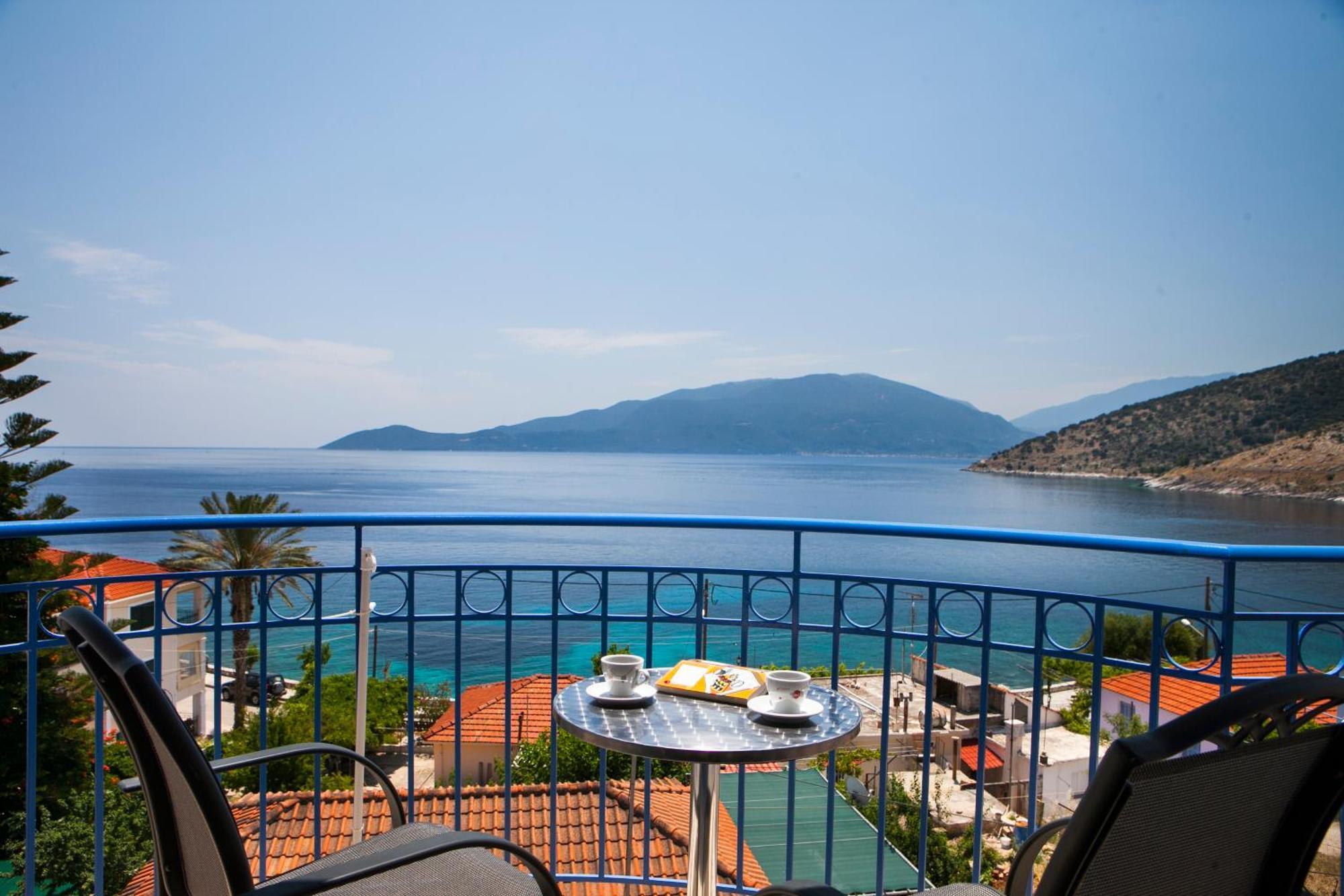 Olive Bay Hotel Agia Efimia Exterior photo